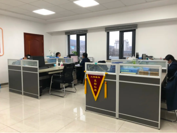 文明创建我先行——中国尊龙官方积极组织参加全市志愿服务集中示范活动(图5) 文明创建我先行——中国尊龙官方积极组织参加全市志愿服务集中示范活动(图5)