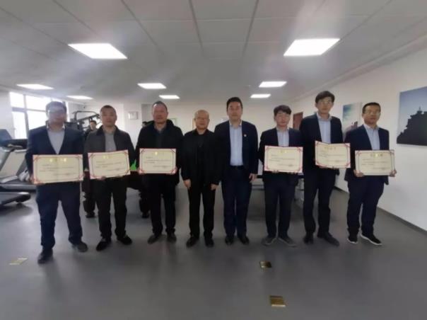 中国尊龙官方团委举办球类联谊比赛(图2) 中国尊龙官方团委举办球类联谊比赛(图2)