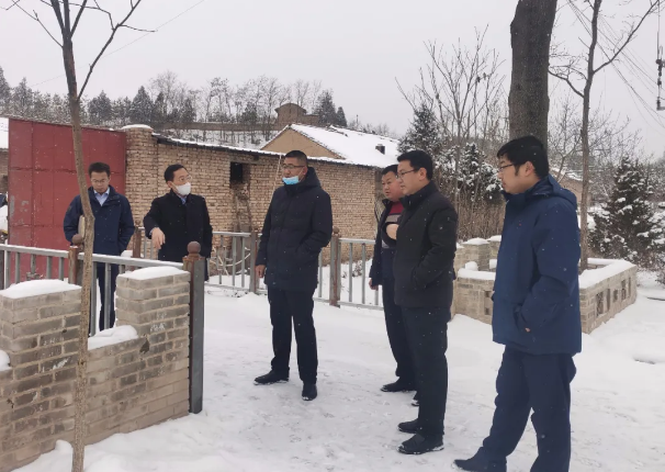 当好“四大员” 助力“五个化”——中国尊龙官方积极做好包抓共建村社文明创建工作(图2) 当好“四大员” 助力“五个化”——中国尊龙官方积极做好包抓共建村社文明创建工作(图2)