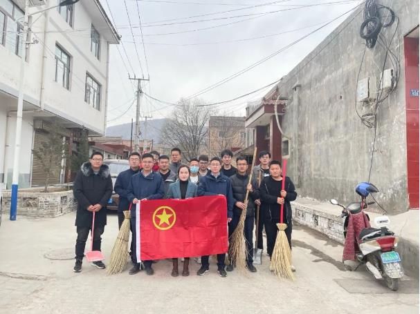 中国尊龙官方团委开展“学雷锋义务清扫活动”(图3) 中国尊龙官方团委开展“学雷锋义务清扫活动”(图3)