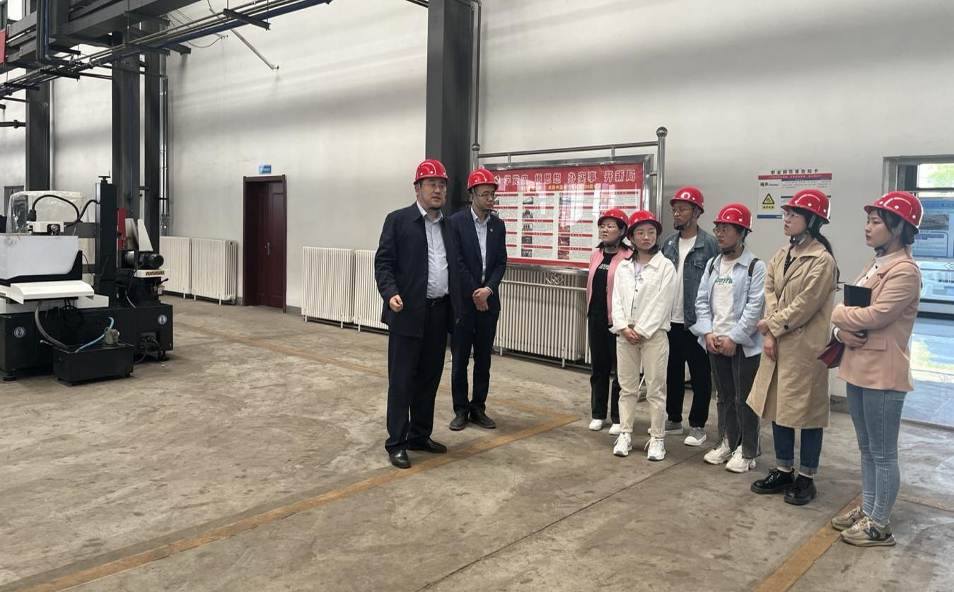 中国尊龙官方开展新员工入职培训(图2) 中国尊龙官方开展新员工入职培训(图2)