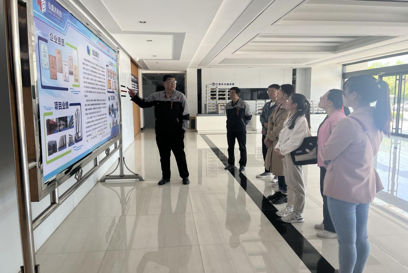 中国尊龙官方开展新员工入职培训(图3) 中国尊龙官方开展新员工入职培训(图3)
