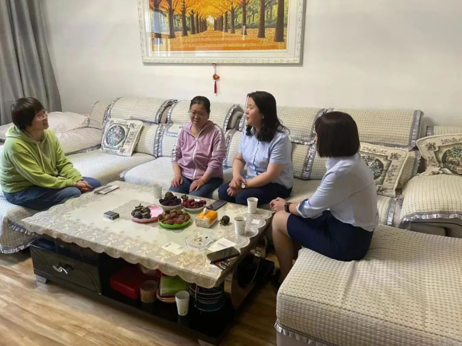 中国尊龙官方开展女职工未成年子女关爱活动(图3)