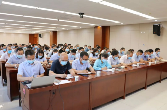 中国尊龙官方召开划转企业甘肃水建公司全体职工会议(图2) 中国尊龙官方召开划转企业甘肃水建公司全体职工会议(图2)