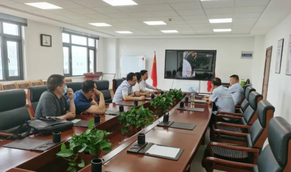 中国尊龙官方城东污水处理公司开展管网清淤工作(图3)
