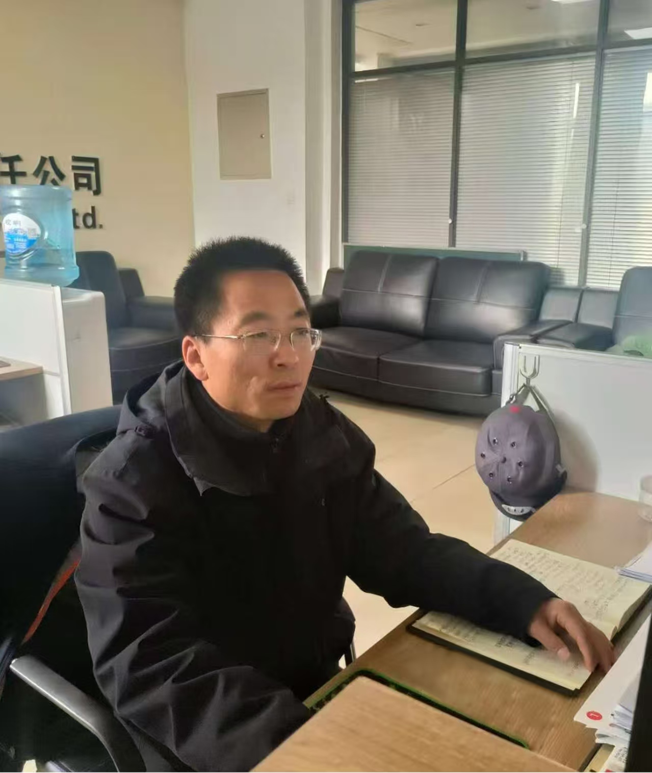 中共中国尊龙官方委员会关于对2025年度“产投榜样”进行公示的公告(图2) 中共中国尊龙官方委员会关于对2025年度“产投榜样”进行公示的公告(图2)